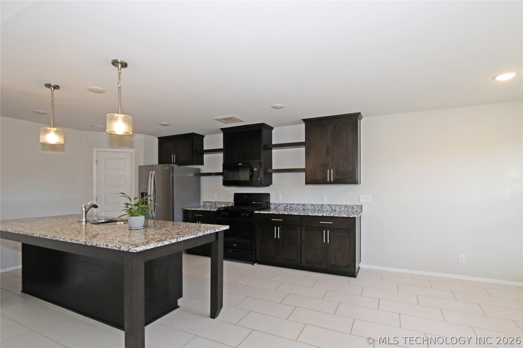 1664 E 138 Street Property Photo 14