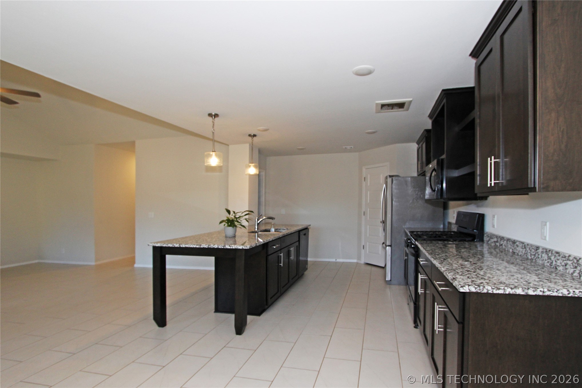 1664 E 138 Street Property Photo 15
