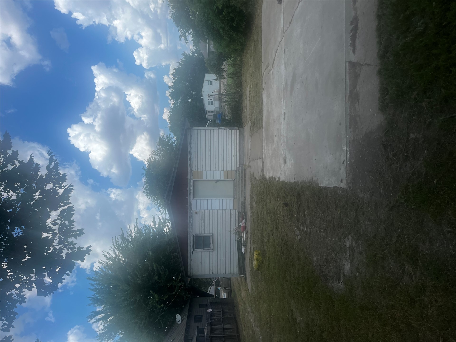 1010 E Line Avenue Property Photo 1