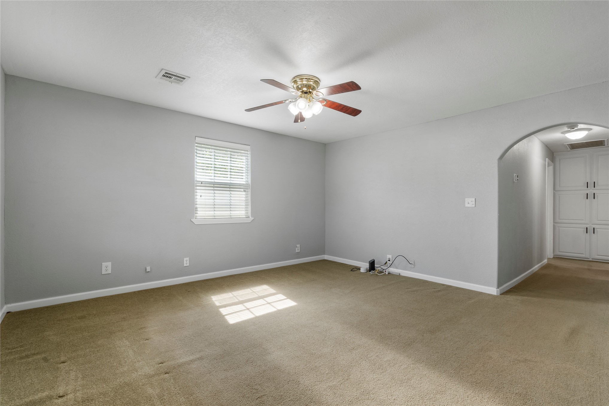 831 E Elgin Place Property Photo 5