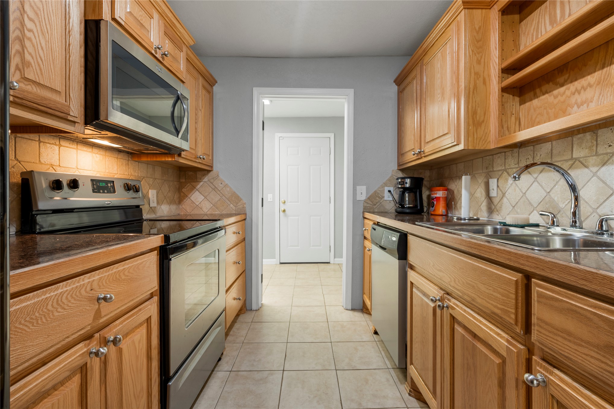 831 E Elgin Place Property Photo 7
