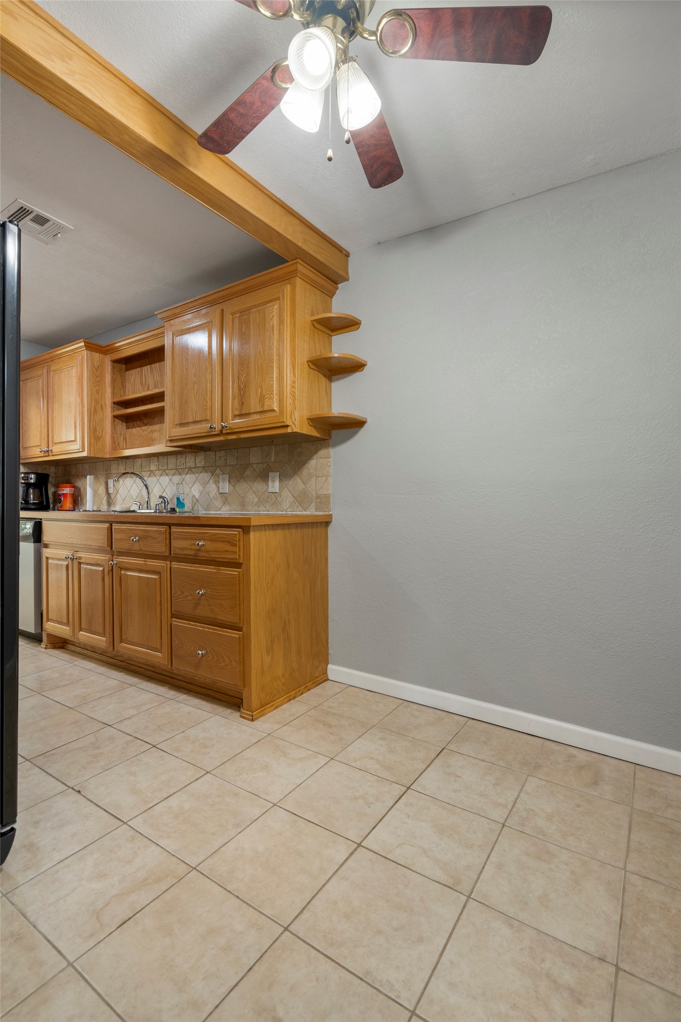 831 E Elgin Place Property Photo 9