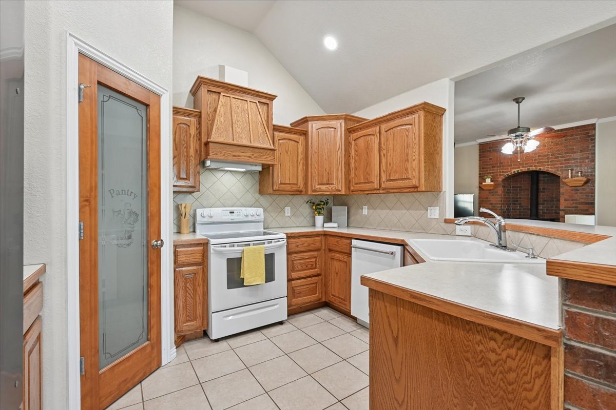 12808 E 170th Street North Property Photo 15