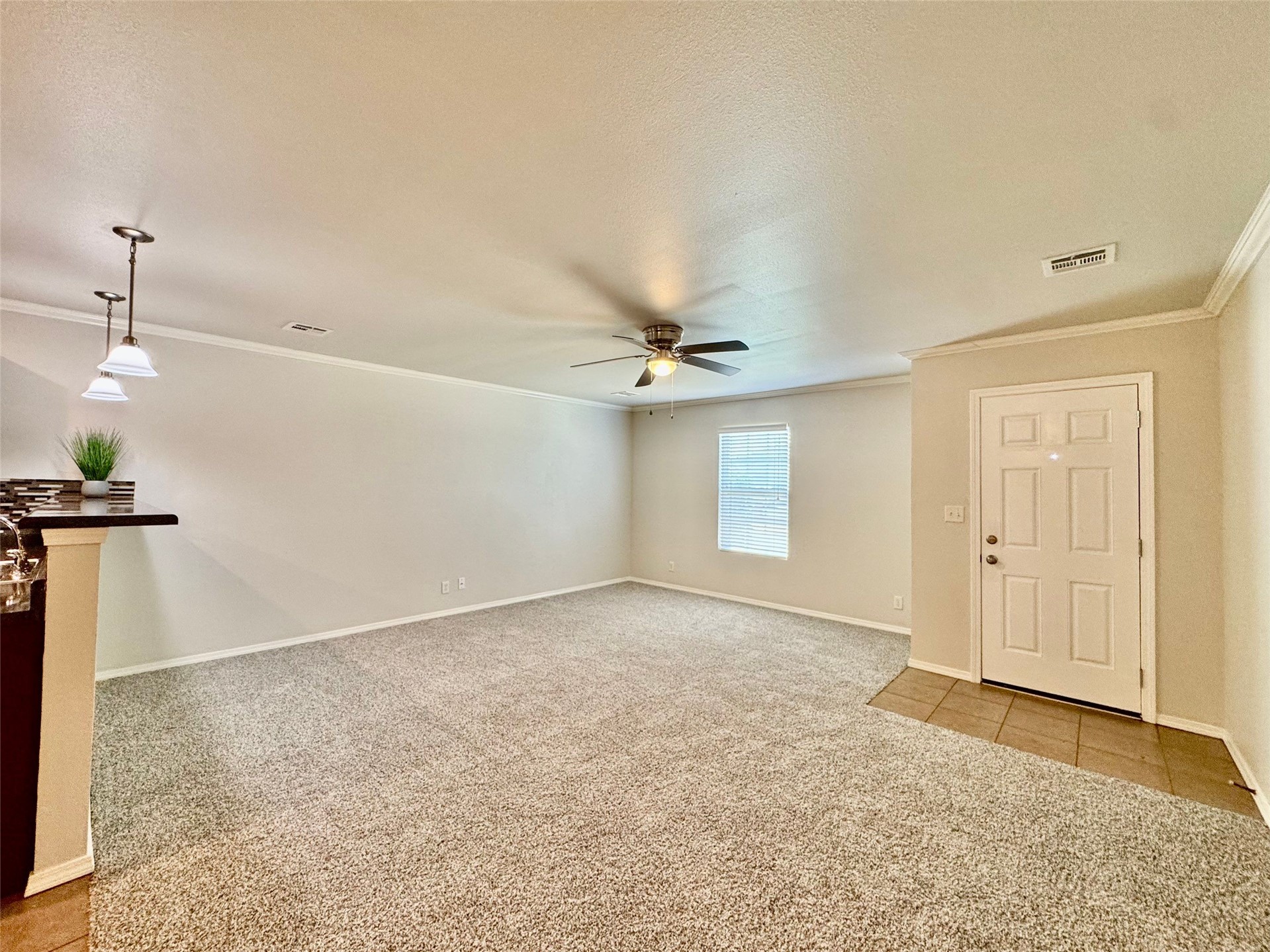 3504 E Gillette Street Property Photo 5