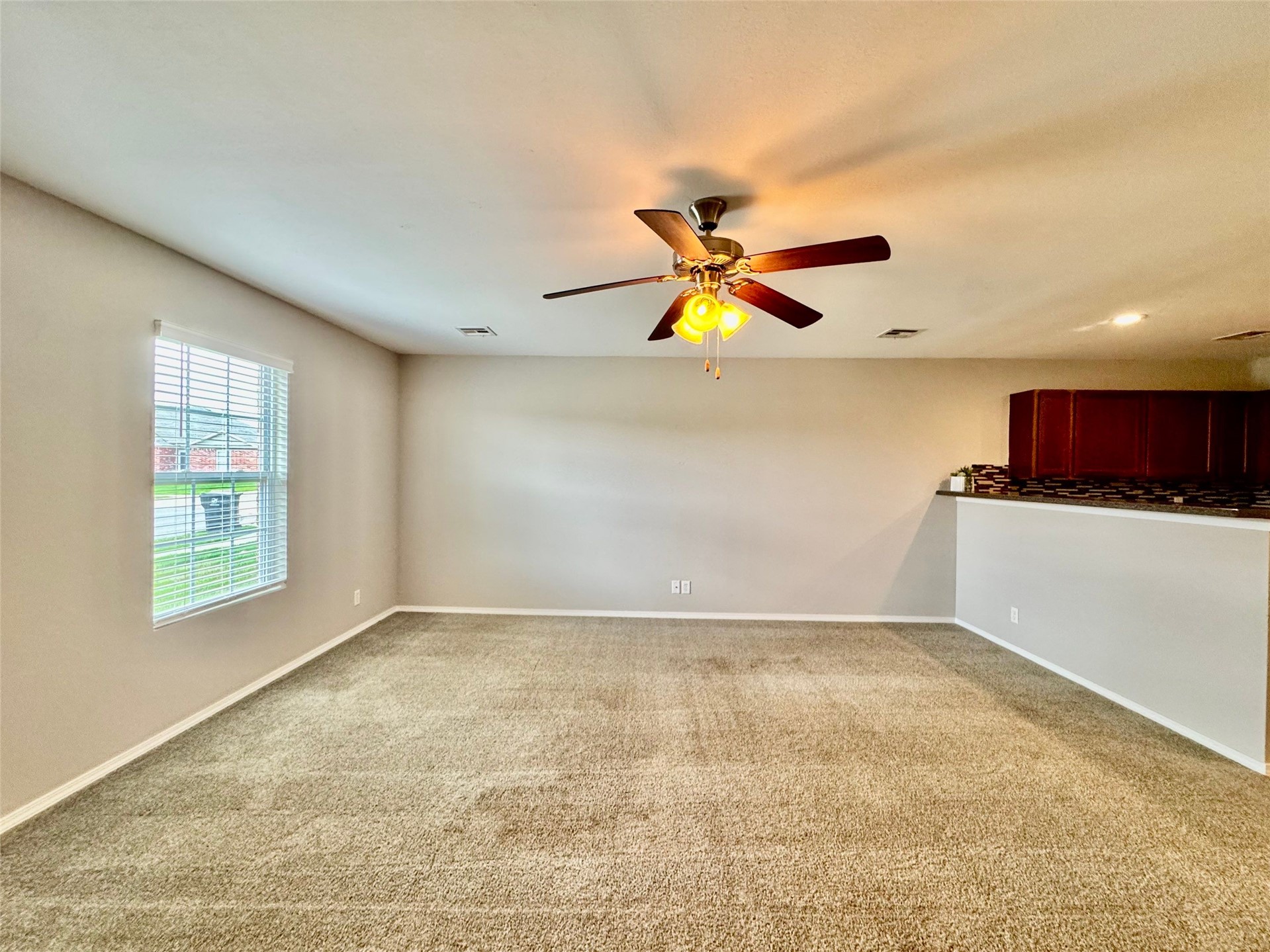 3504 E Gillette Street Property Photo 6