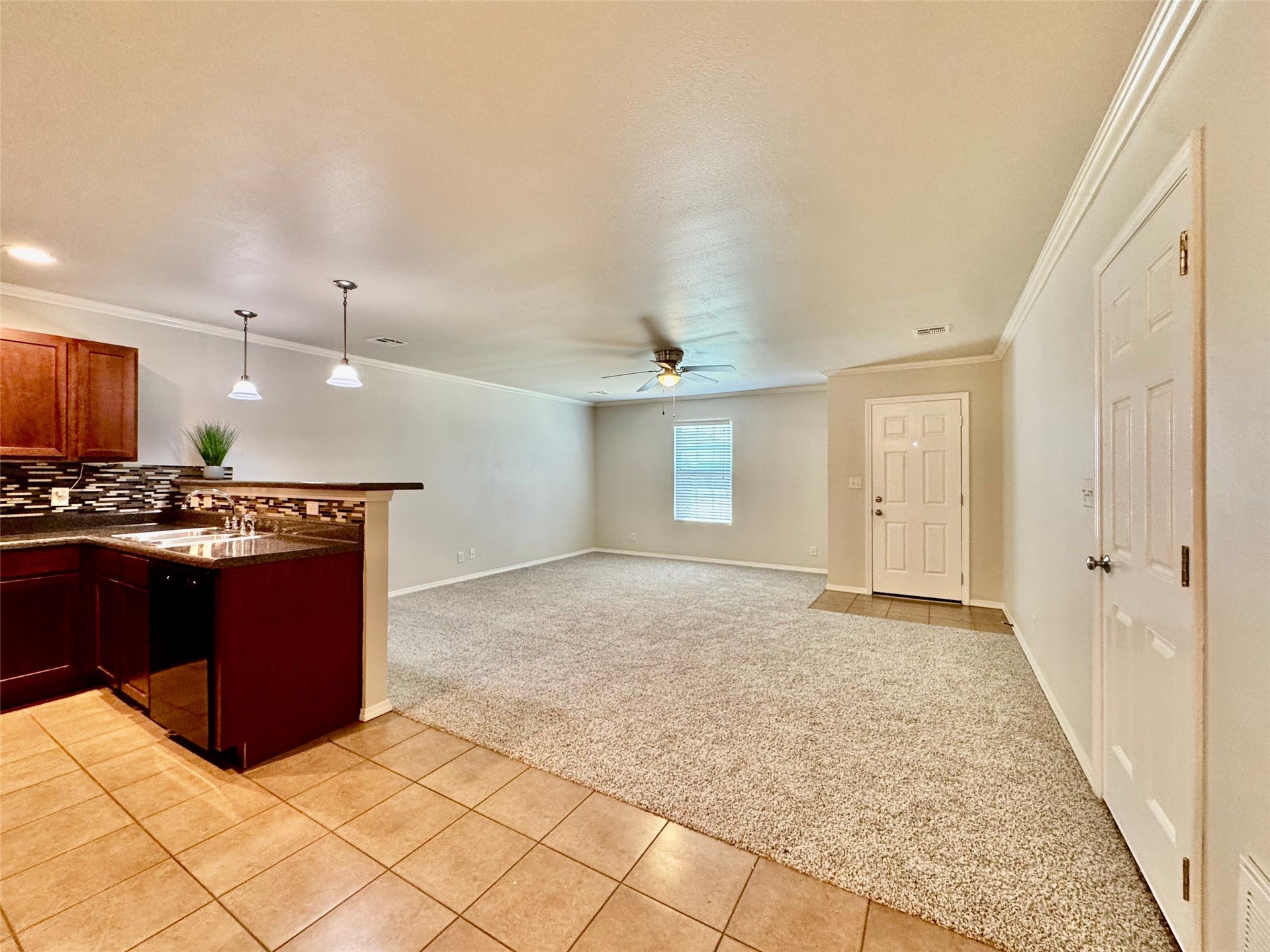 3504 E Gillette Street Property Photo 7