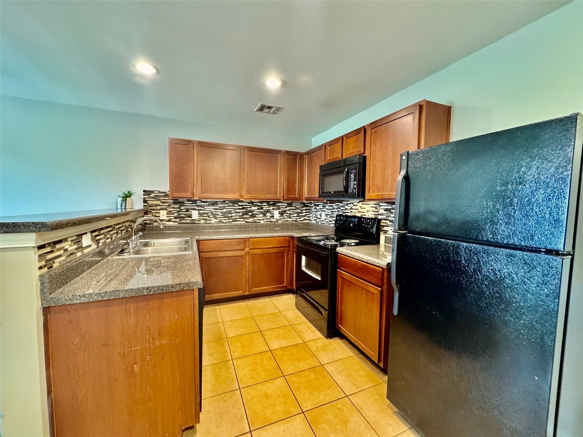 3504 E Gillette Street Property Photo 11