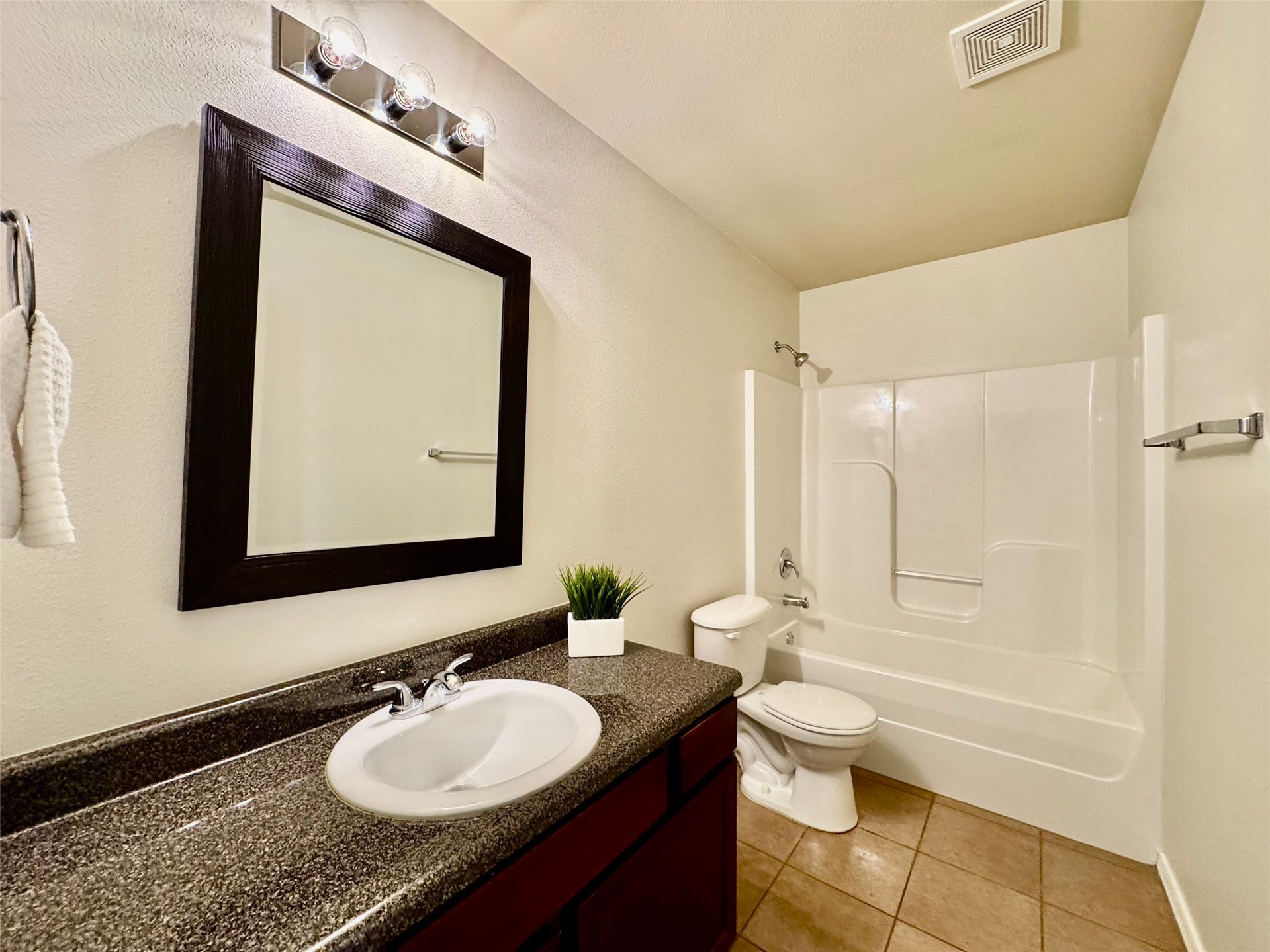 3504 E Gillette Street Property Photo 15