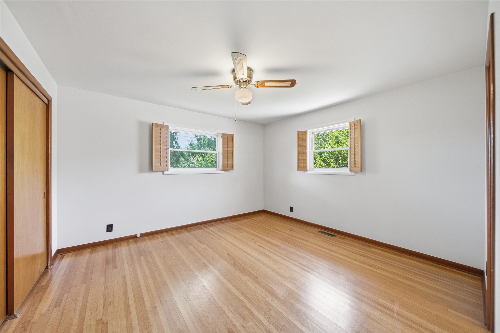 6736 E 28th Street Property Photo 12