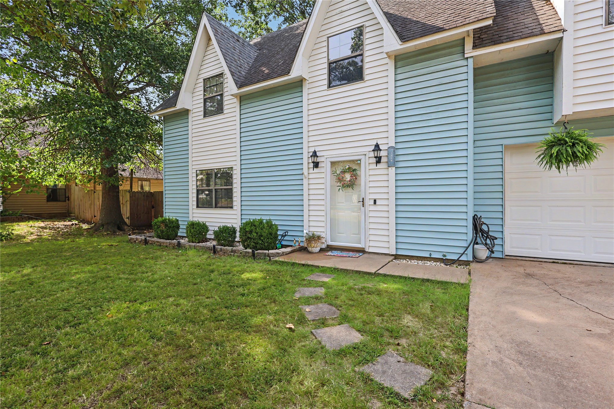 1218 E Boone Street Property Photo 5