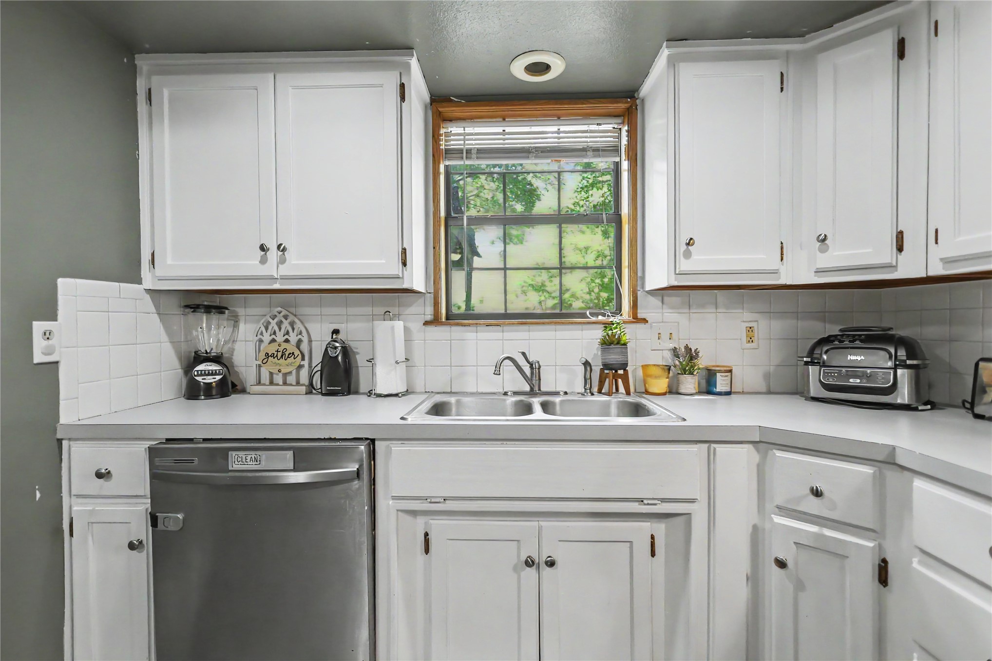 1218 E Boone Street Property Photo 26