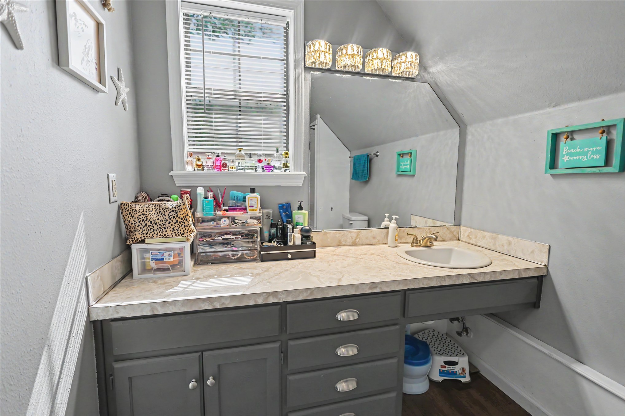 1218 E Boone Street Property Photo 49