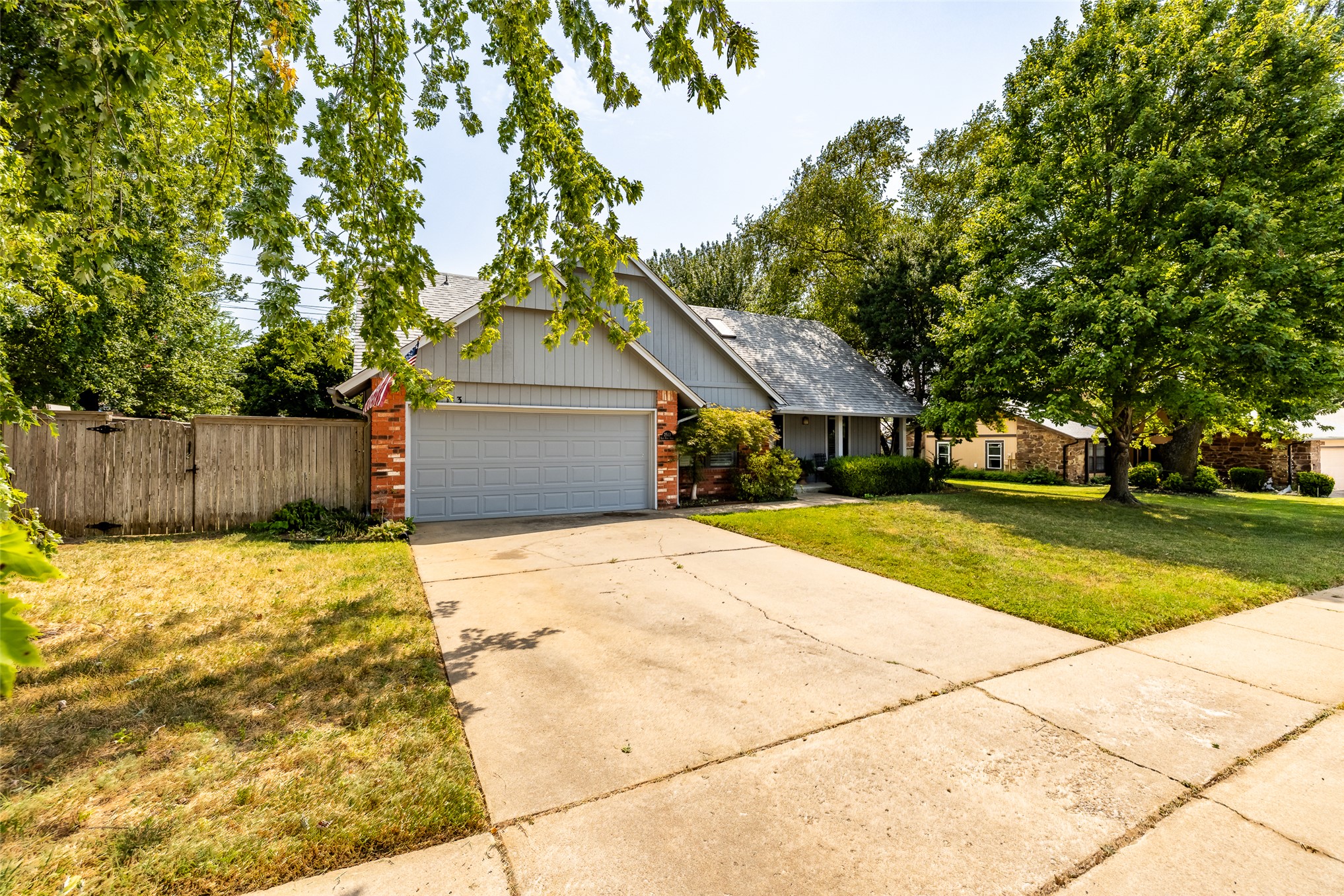 2513 E Reno Street Property Photo 3
