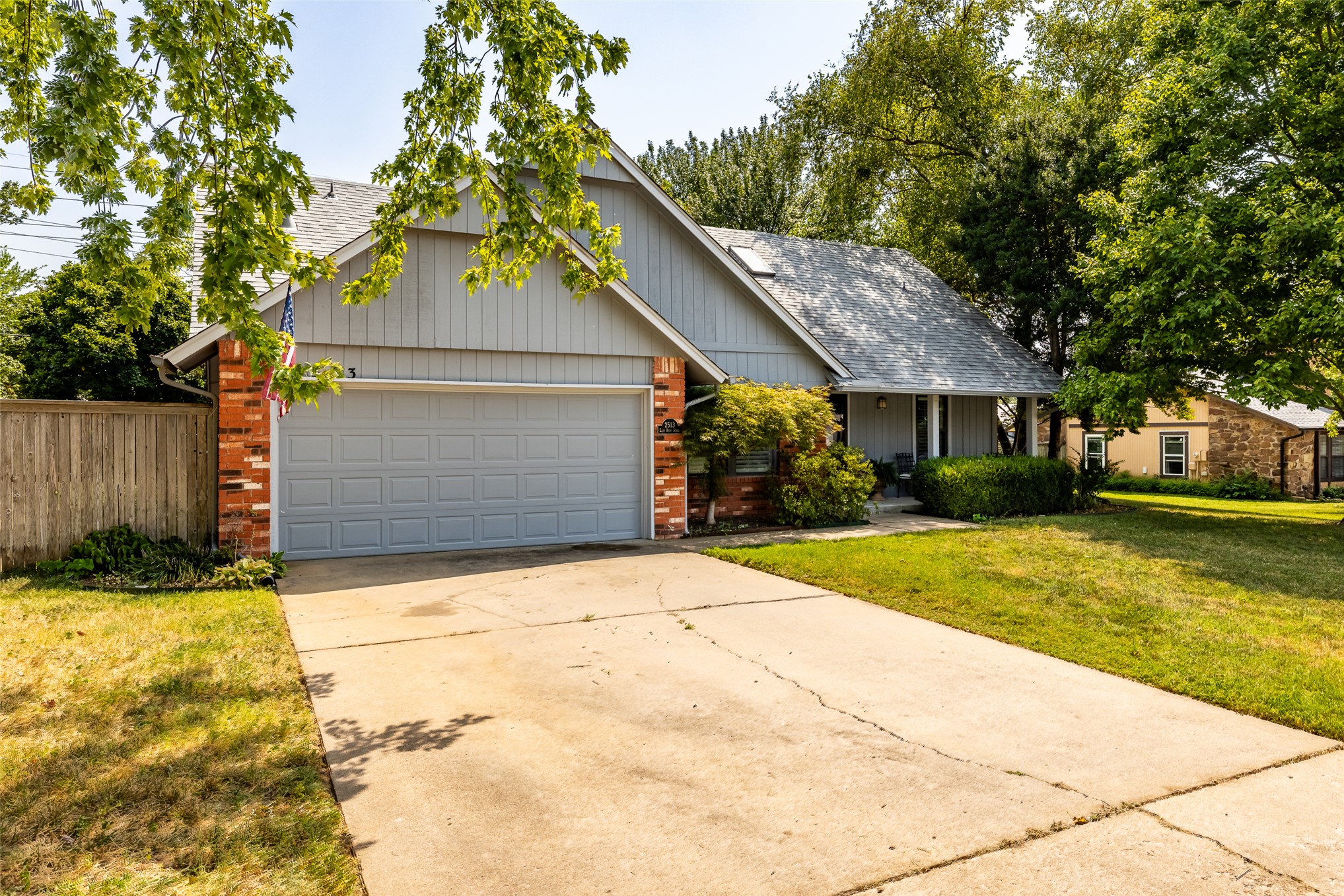 2513 E Reno Street Property Photo 4