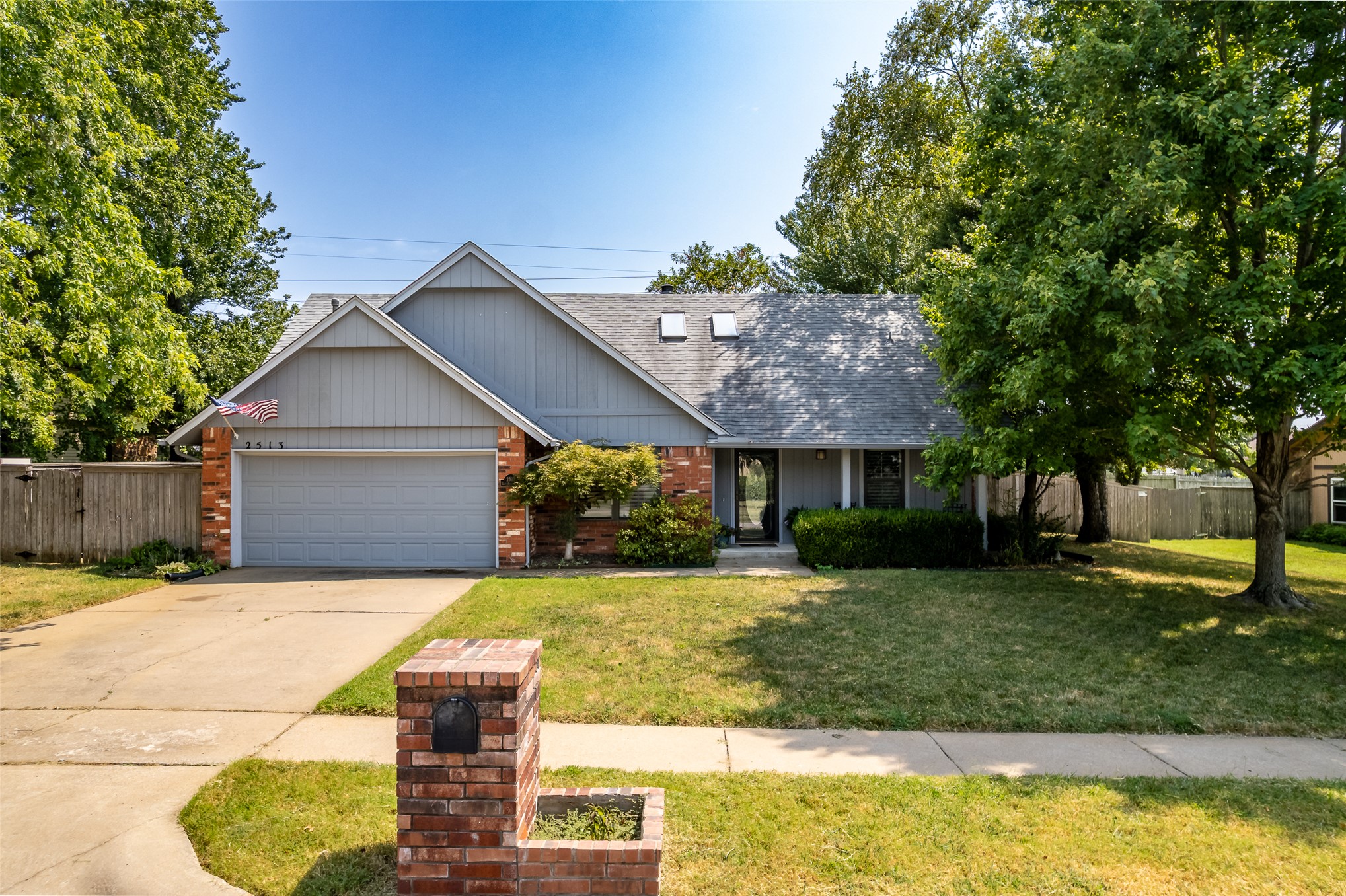 2513 E Reno Street Property Photo 9