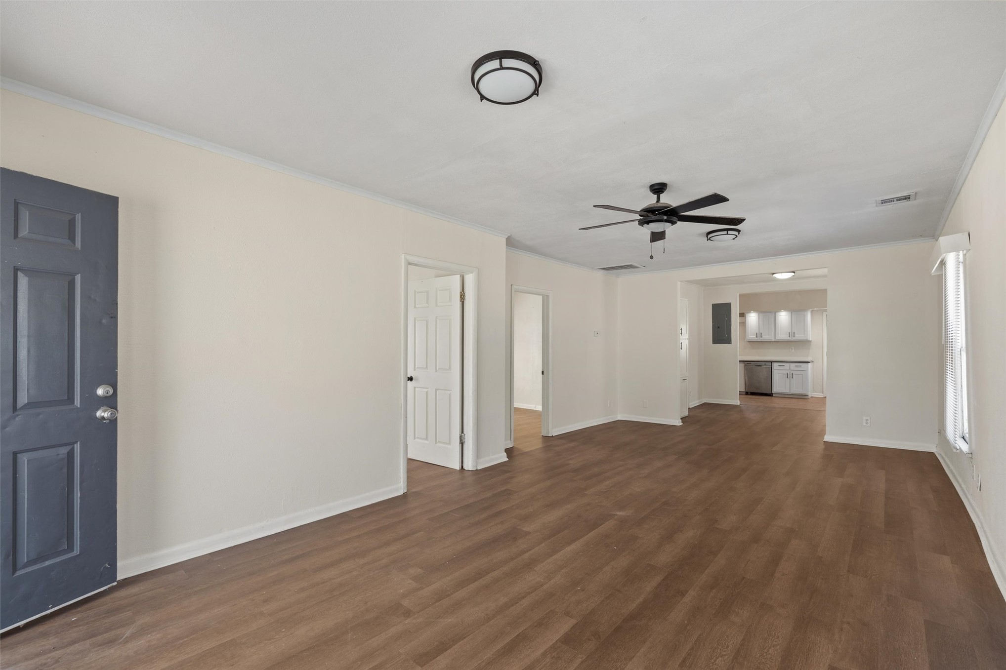 1563 S Oak Avenue Property Photo 5