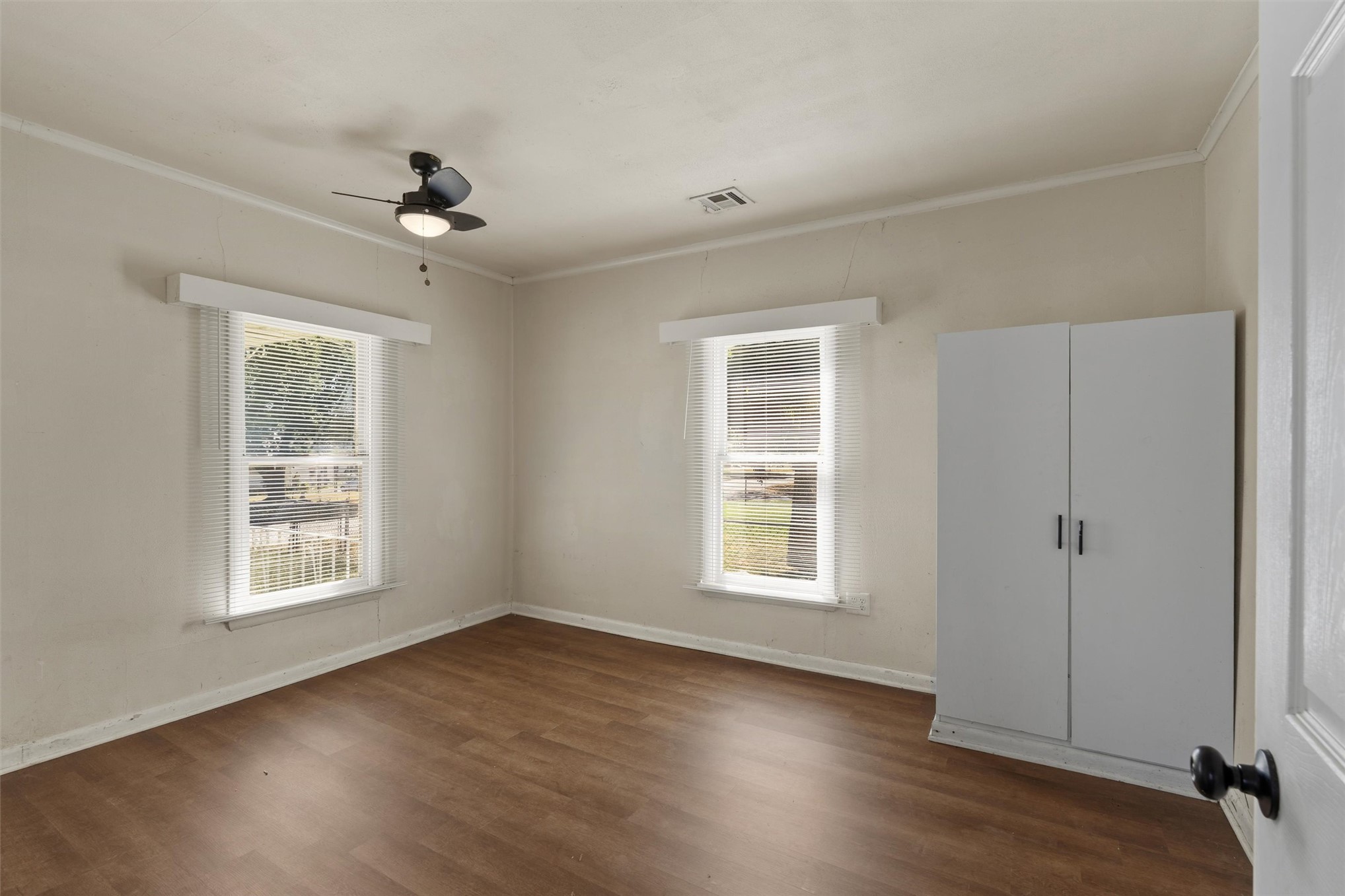 1563 S Oak Avenue Property Photo 7