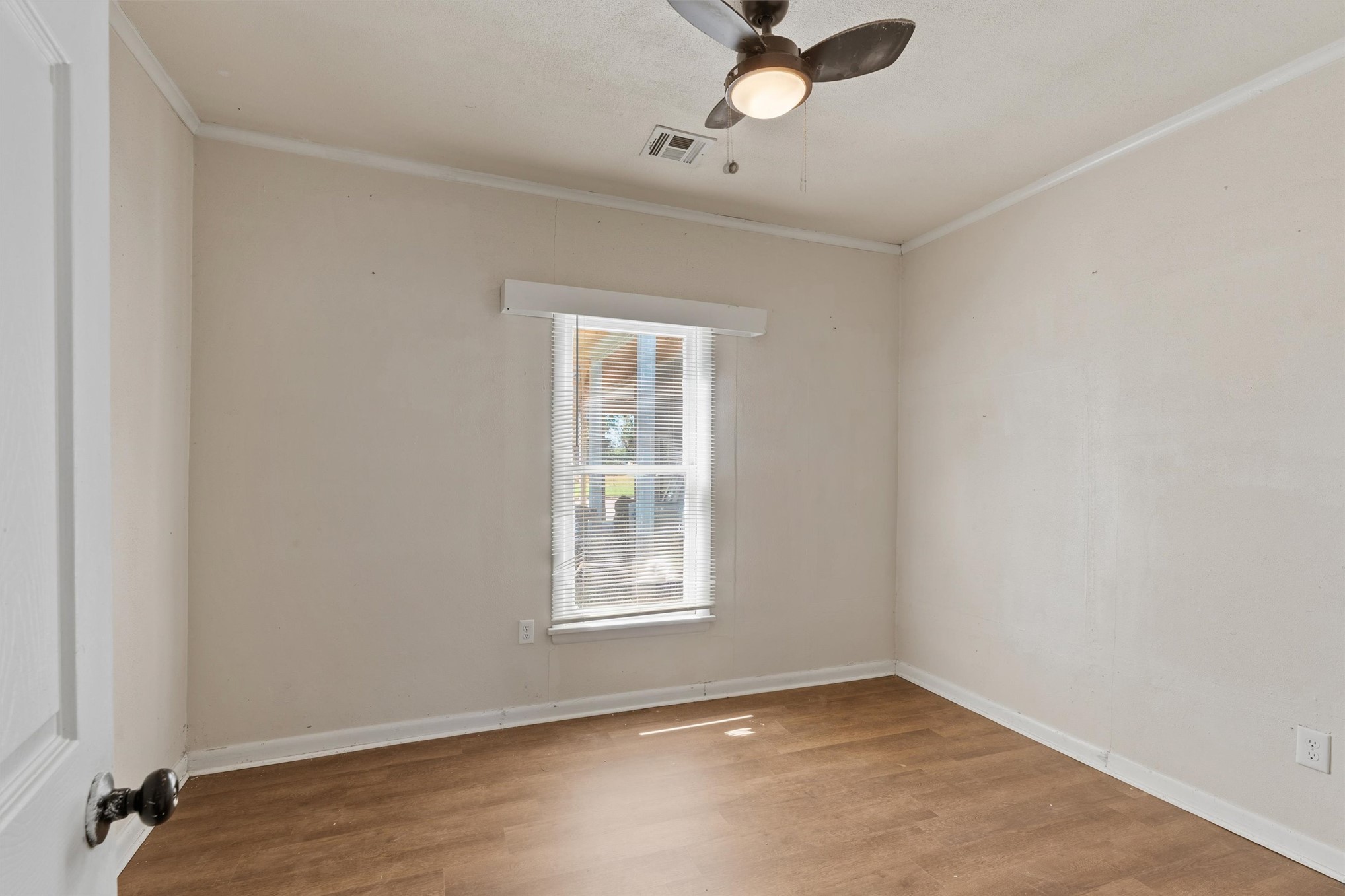 1563 S Oak Avenue Property Photo 10
