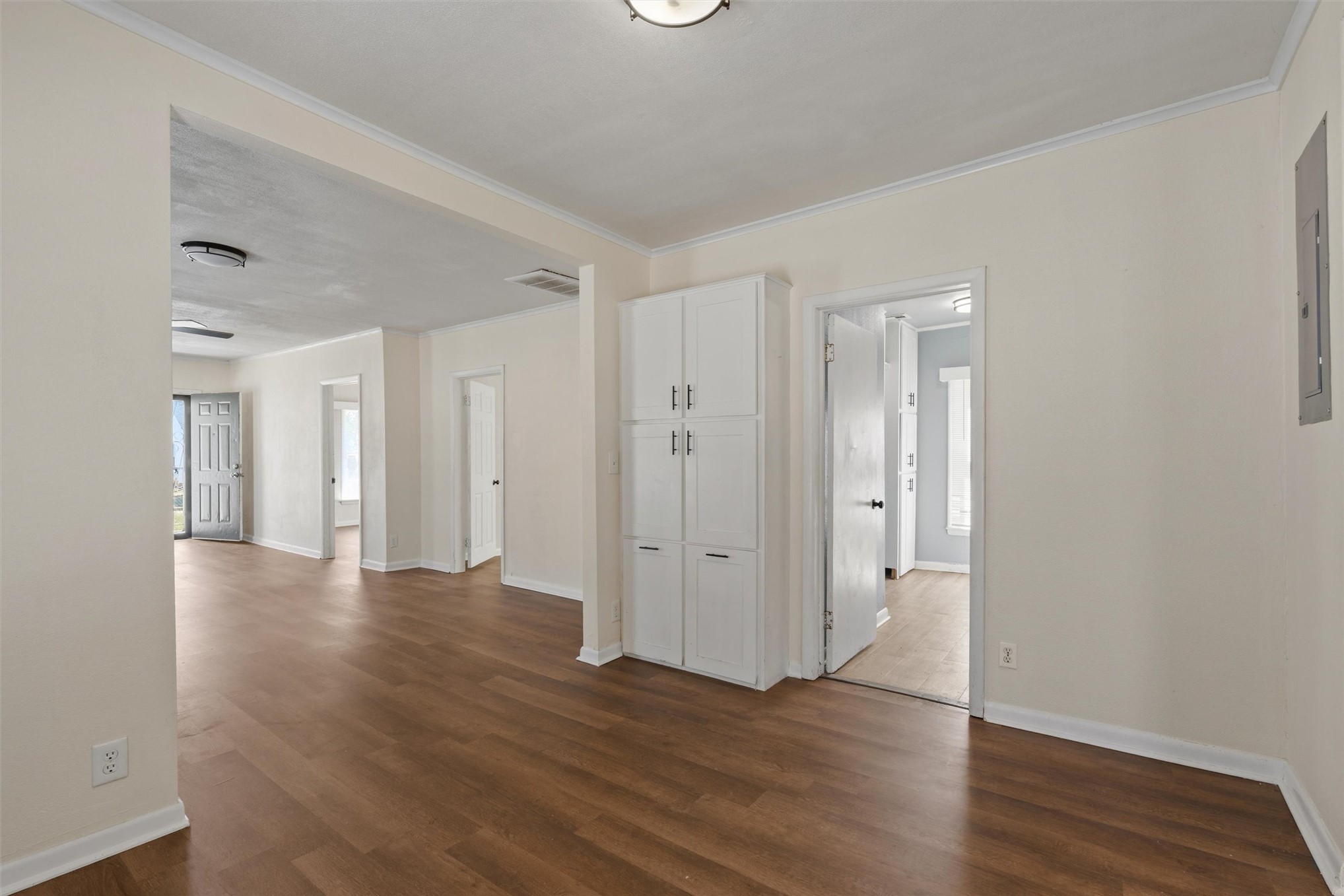 1563 S Oak Avenue Property Photo 14