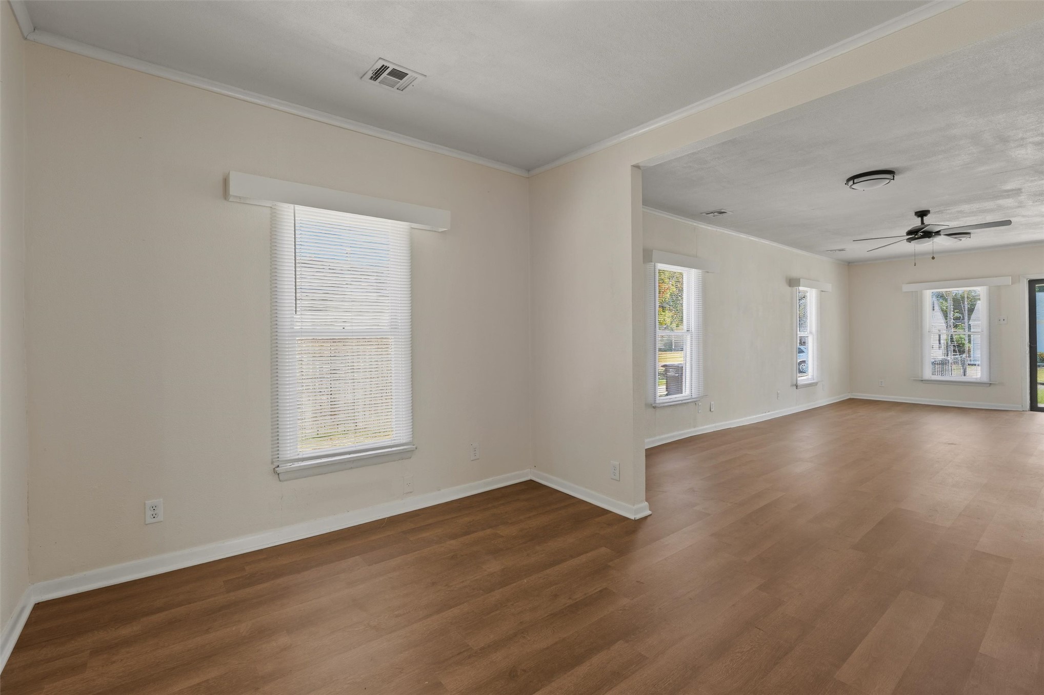 1563 S Oak Avenue Property Photo 15