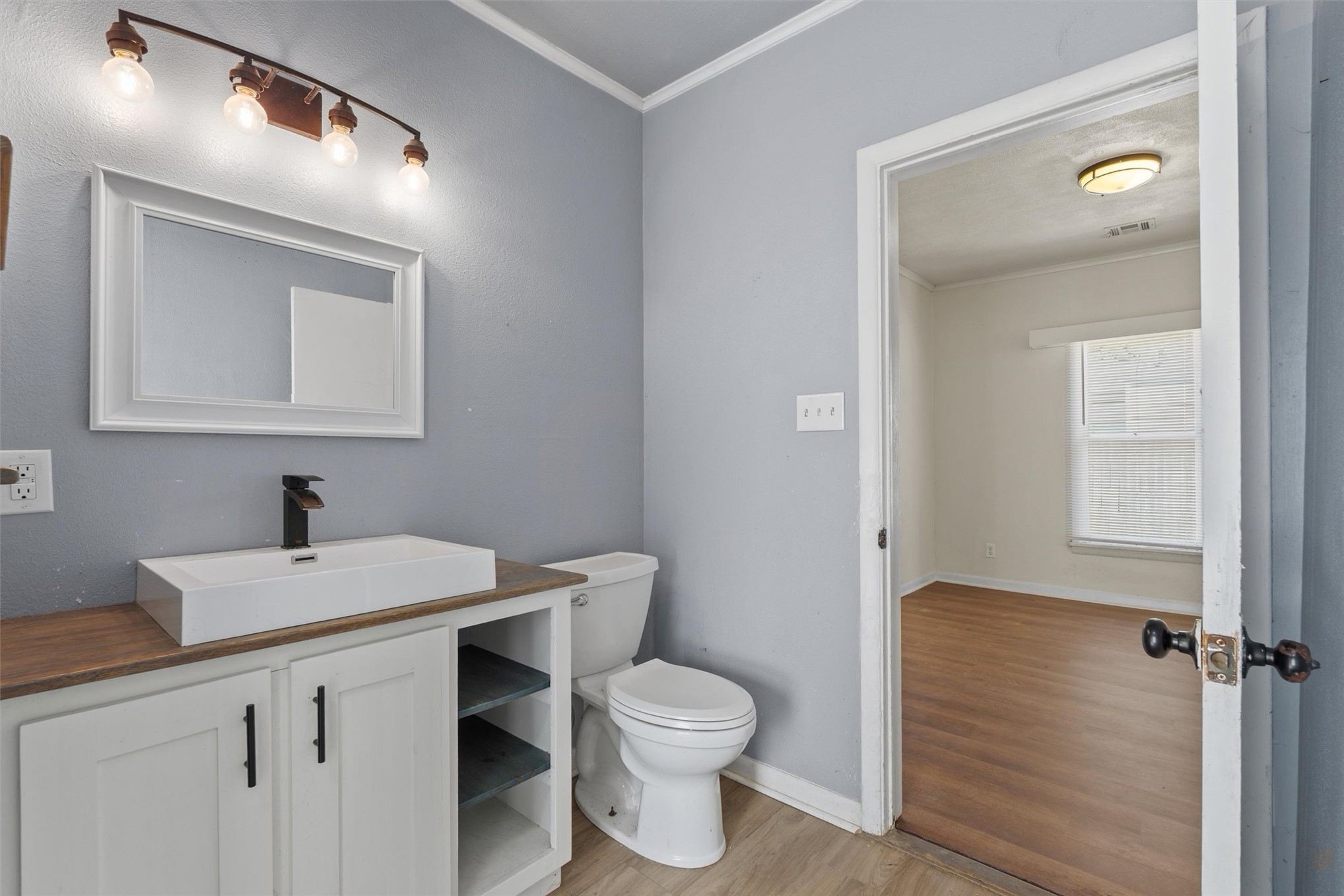 1563 S Oak Avenue Property Photo 17
