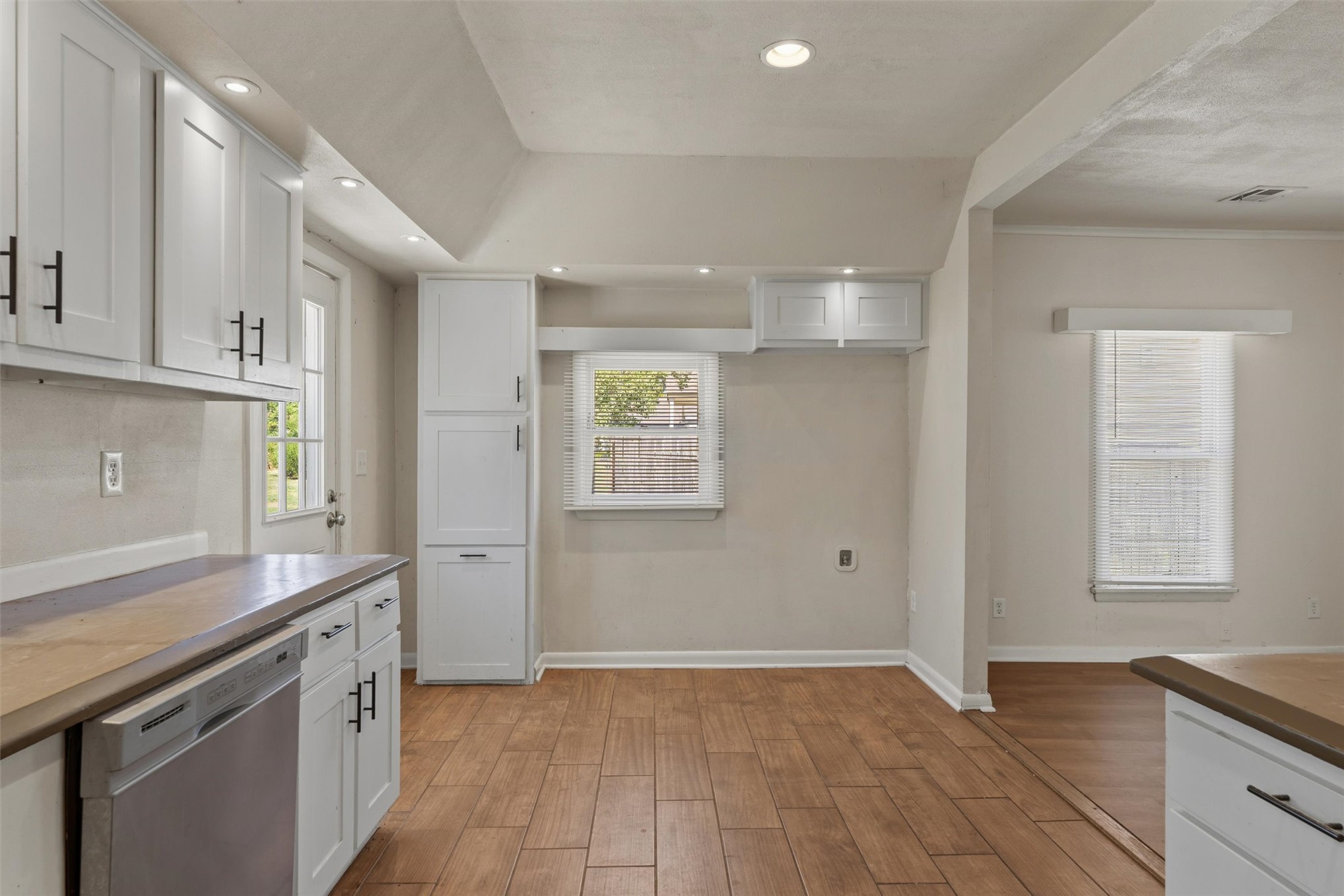 1563 S Oak Avenue Property Photo 23