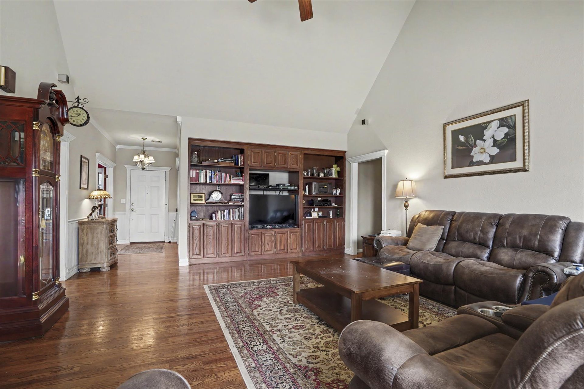 1109 W Granger Street Property Photo 5
