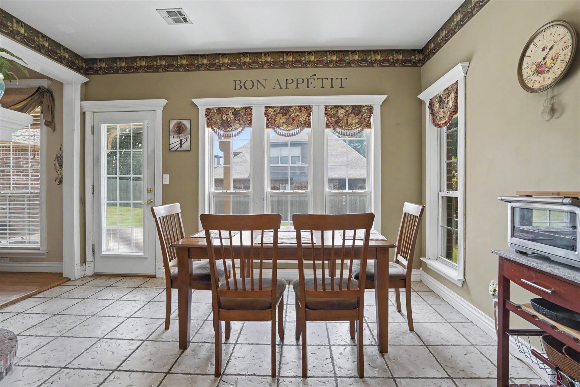 1109 W Granger Street Property Photo 13