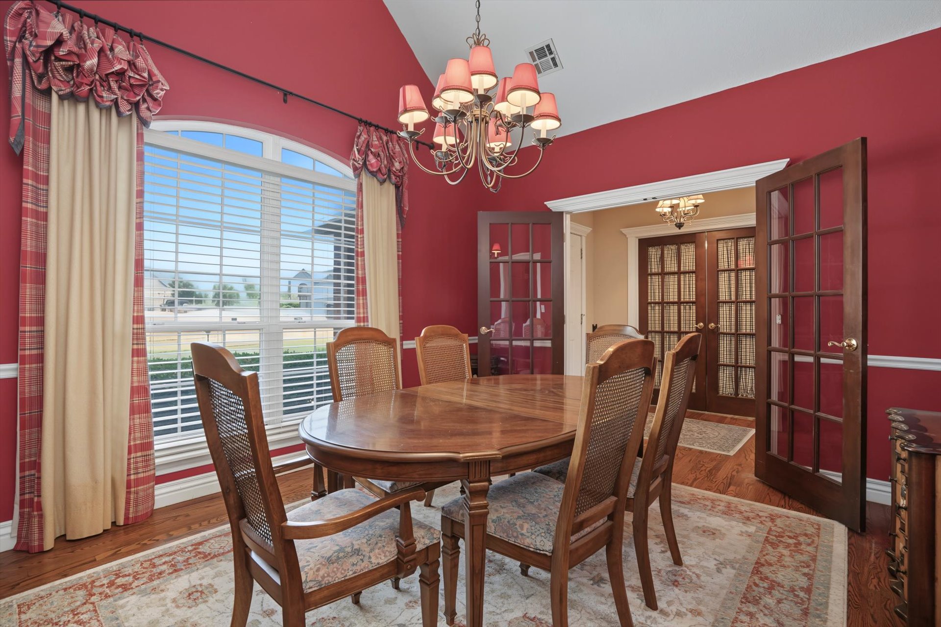 1109 W Granger Street Property Photo 16