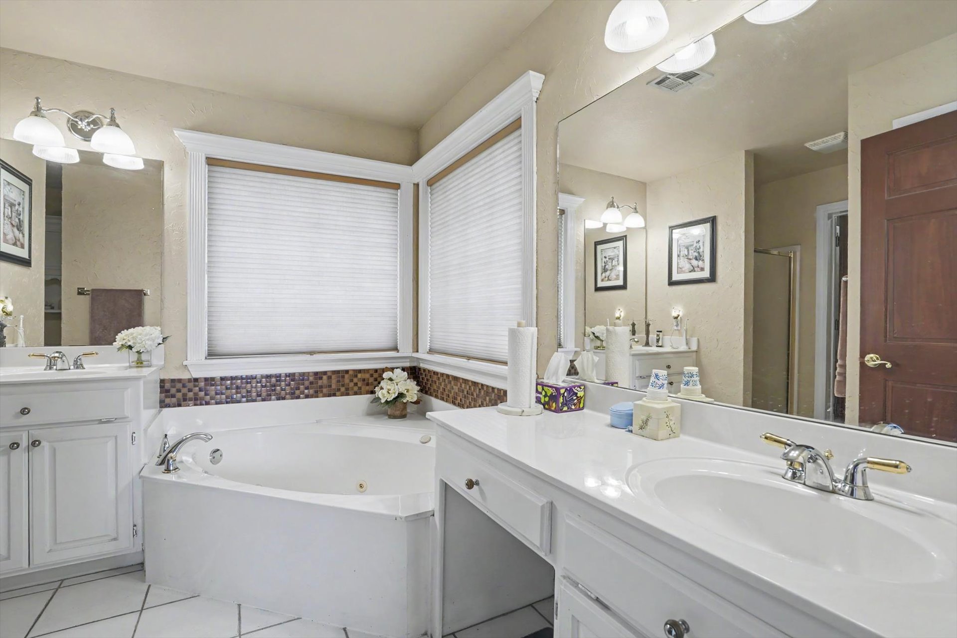 1109 W Granger Street Property Photo 23