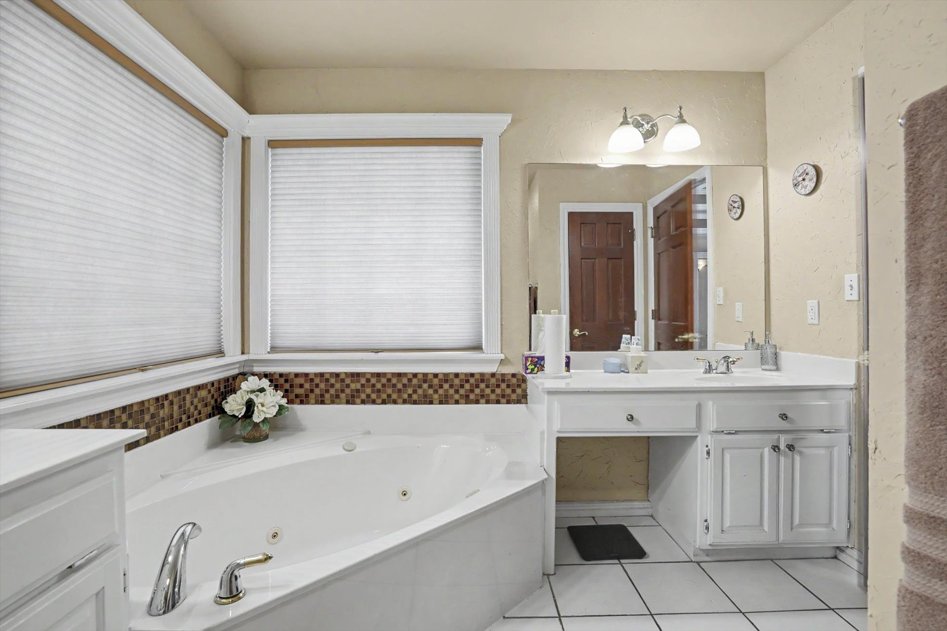 1109 W Granger Street Property Photo 25