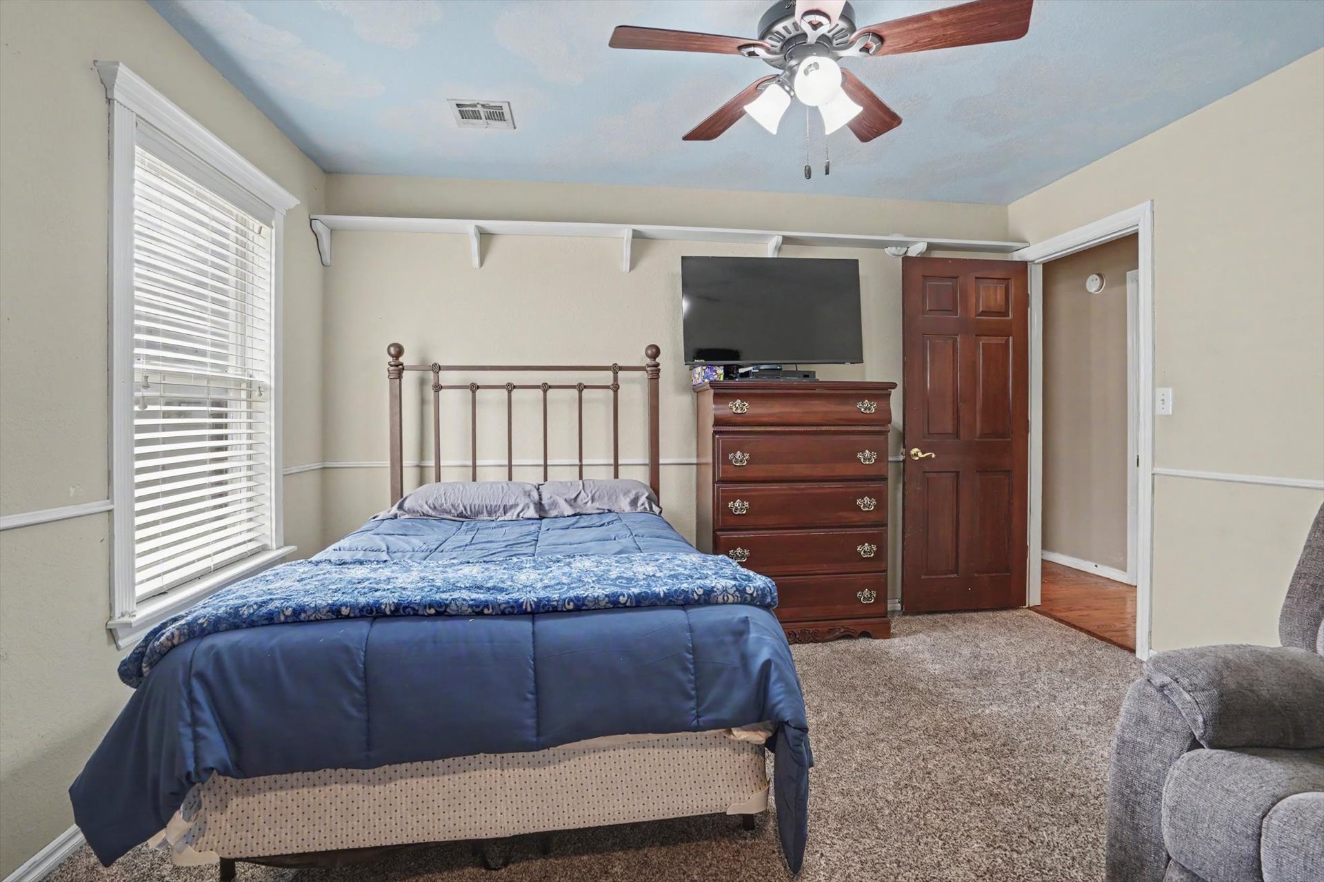 1109 W Granger Street Property Photo 27