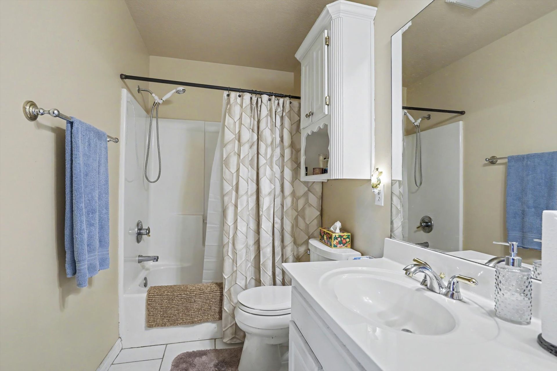 1109 W Granger Street Property Photo 28