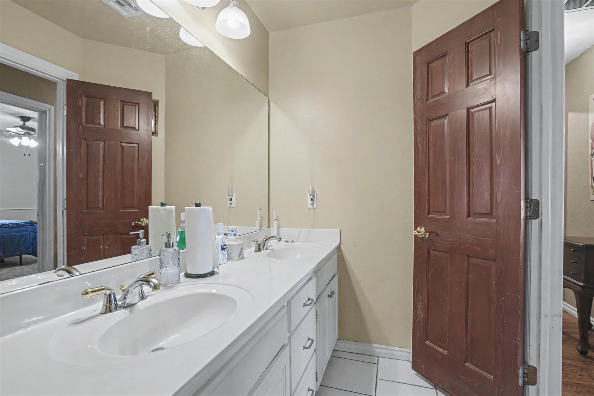 1109 W Granger Street Property Photo 29