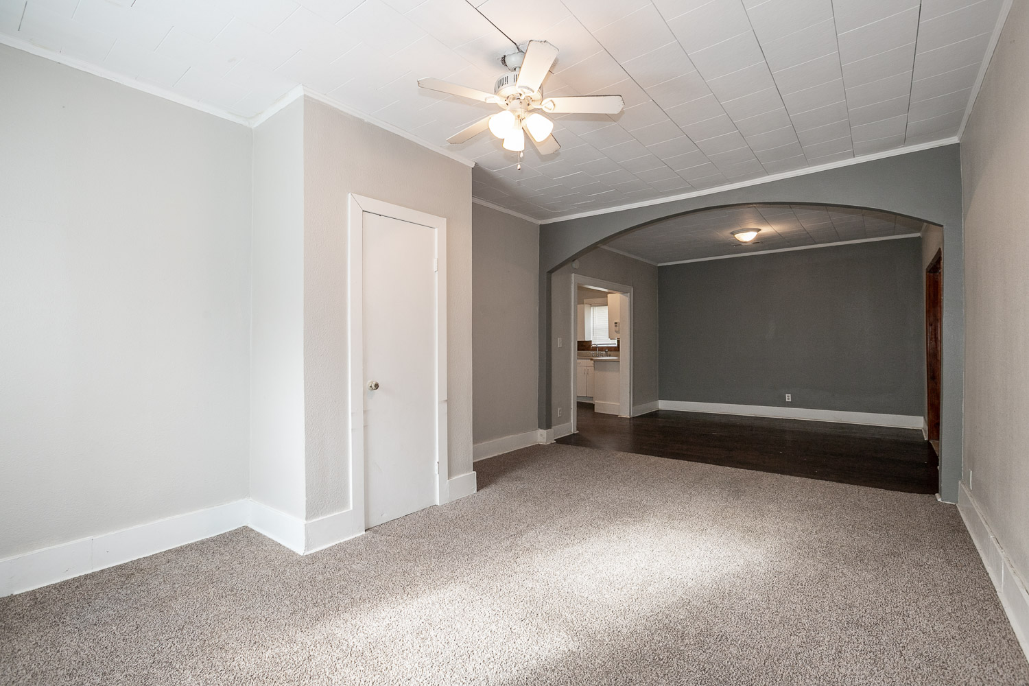 516 S Yorktown Avenue Property Photo 5