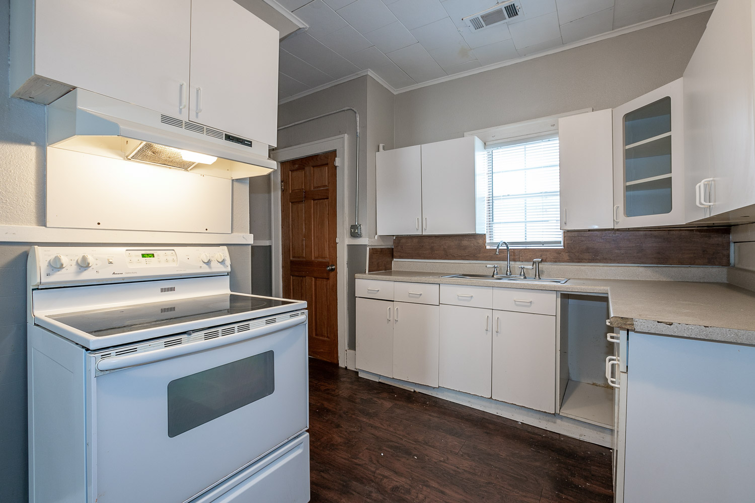516 S Yorktown Avenue Property Photo 8