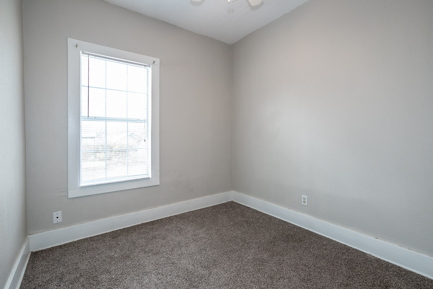 516 S Yorktown Avenue Property Photo 13