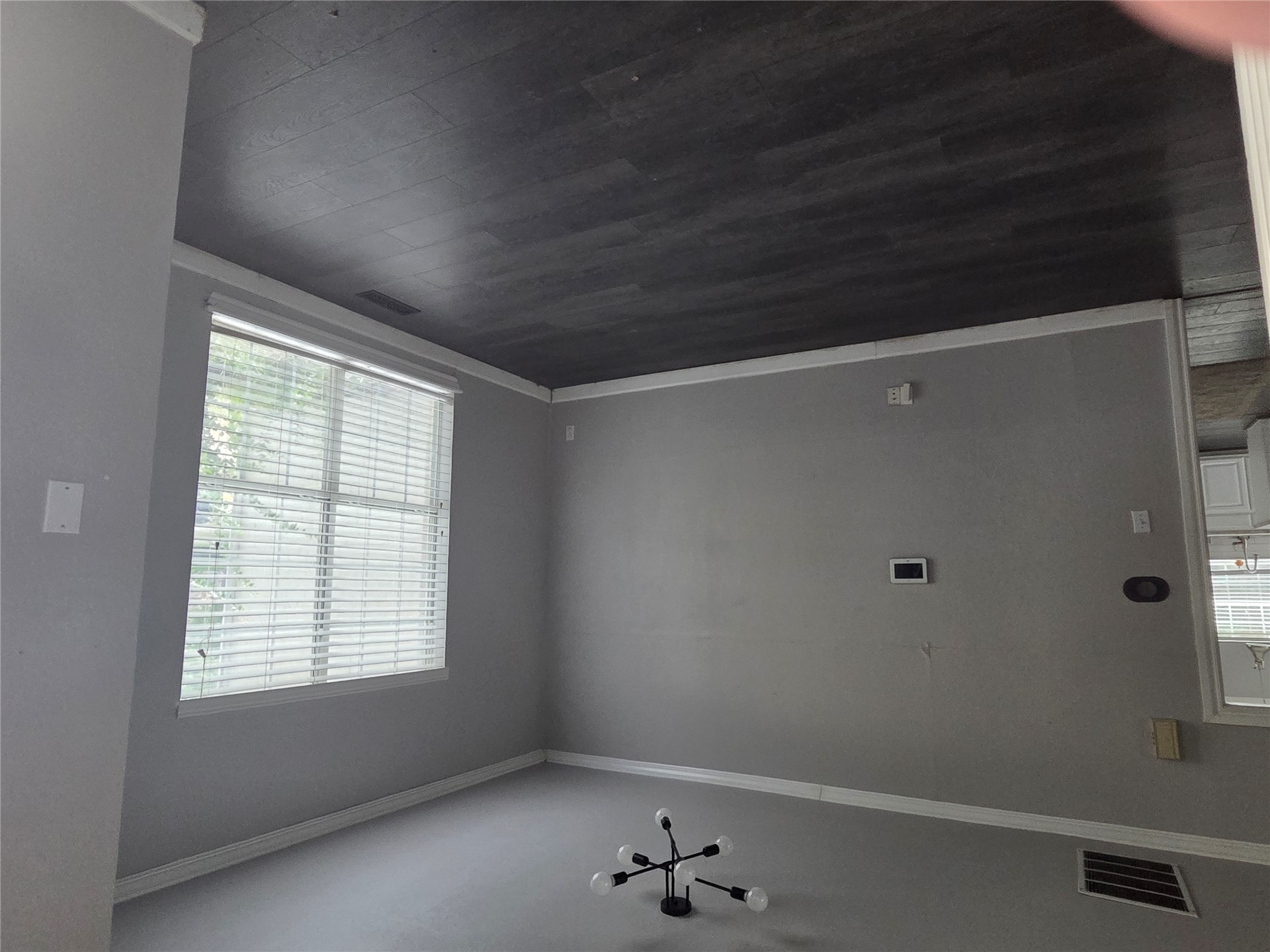 2412 W Vicksburg Street Property Photo 2