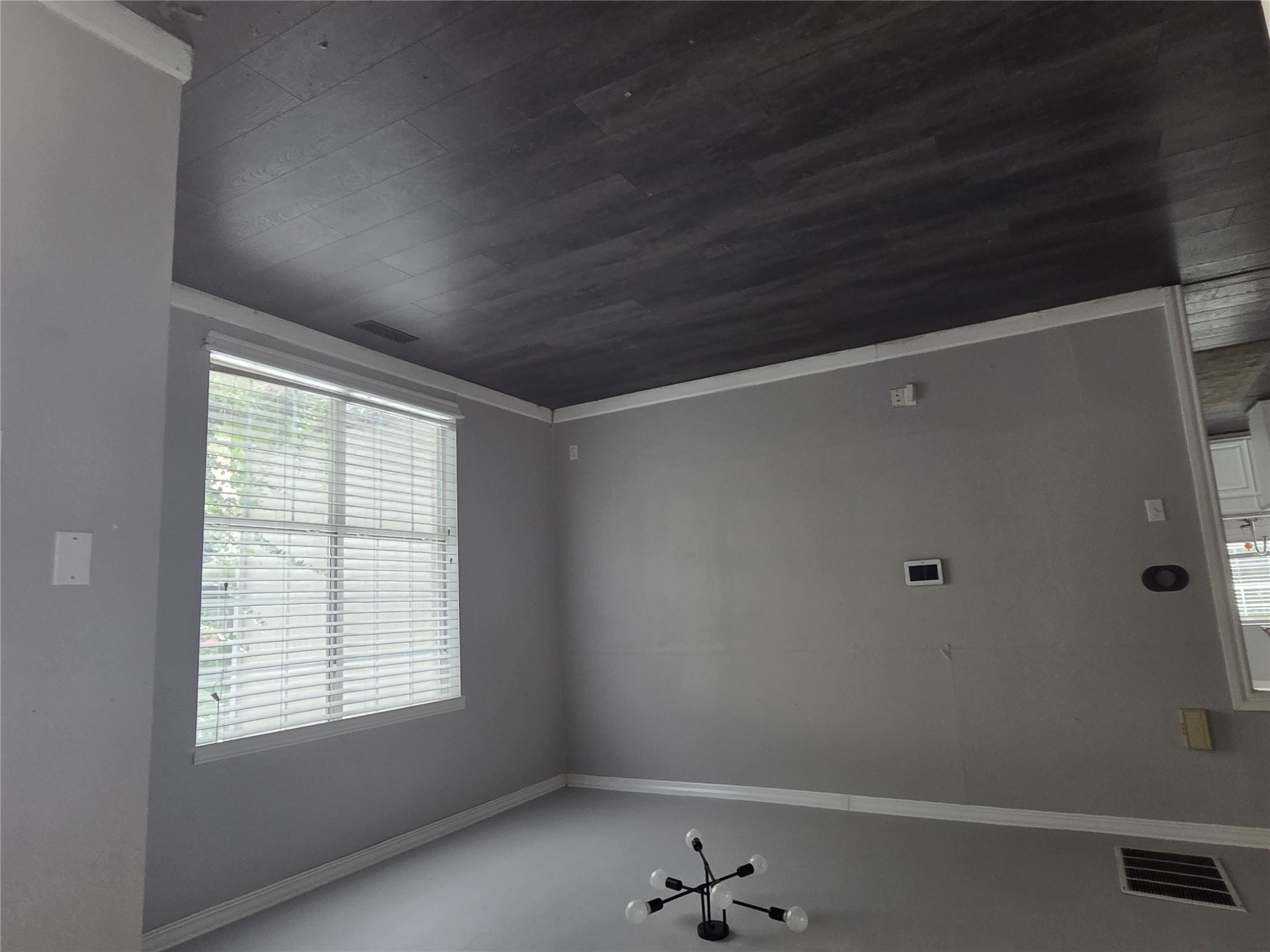2412 W Vicksburg Street Property Photo 3