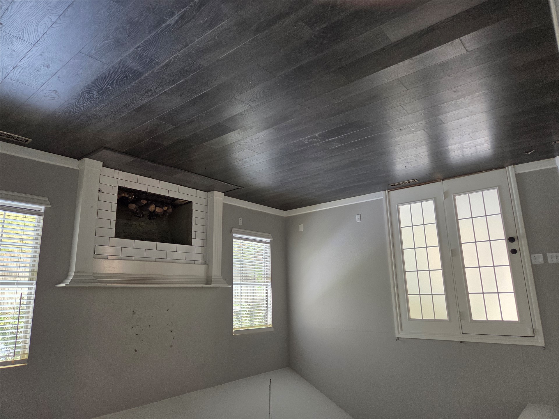 2412 W Vicksburg Street Property Photo 9