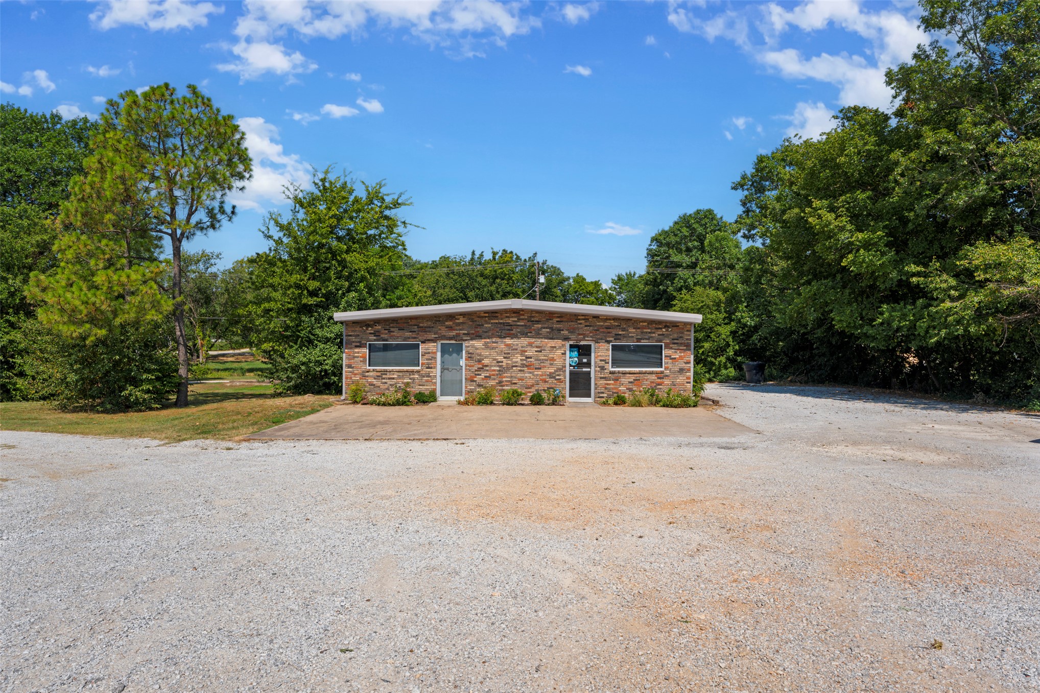 819 N Wilson Street Property Photo 3