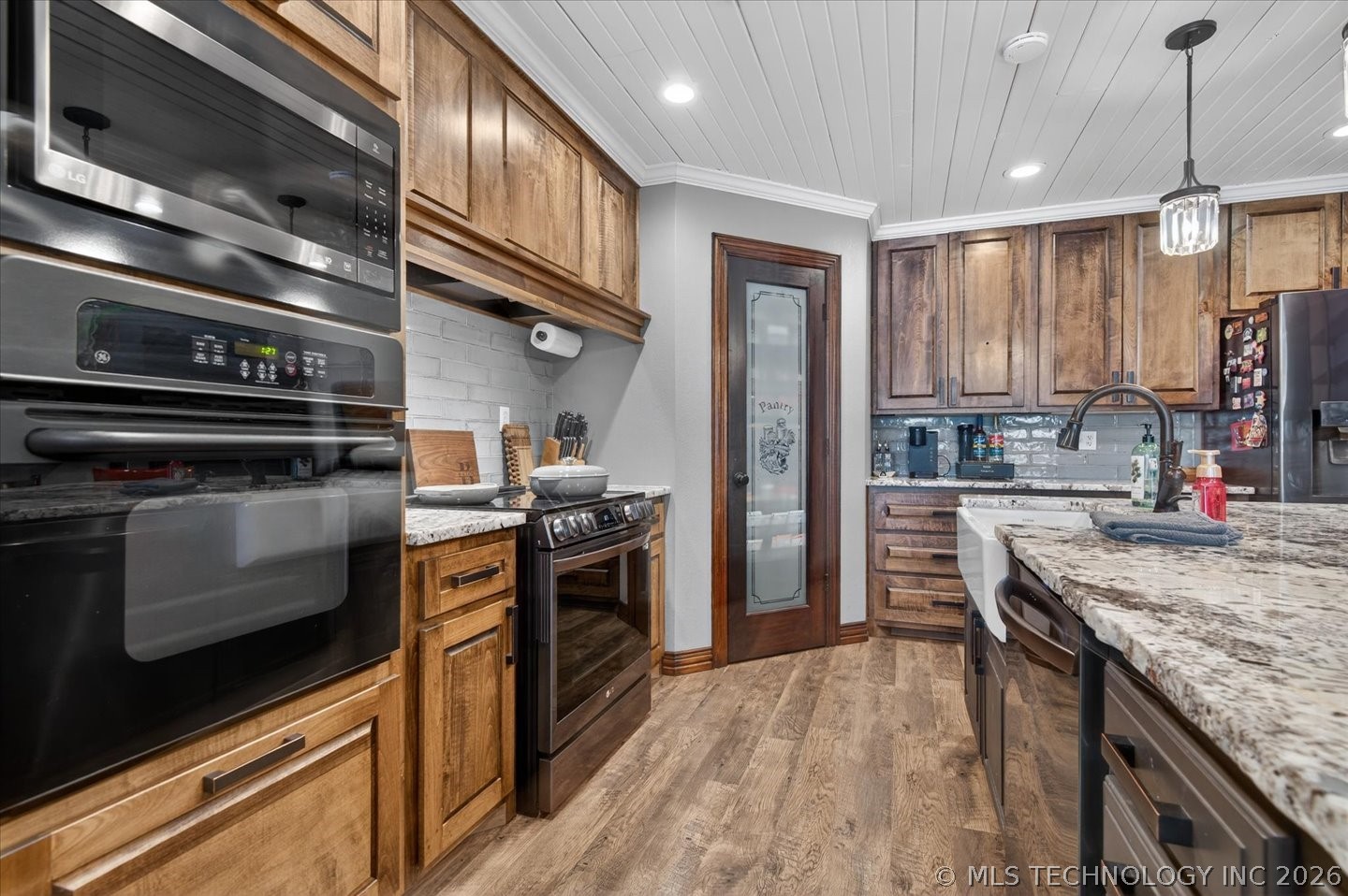 650 Ne Bison Road Property Photo 12