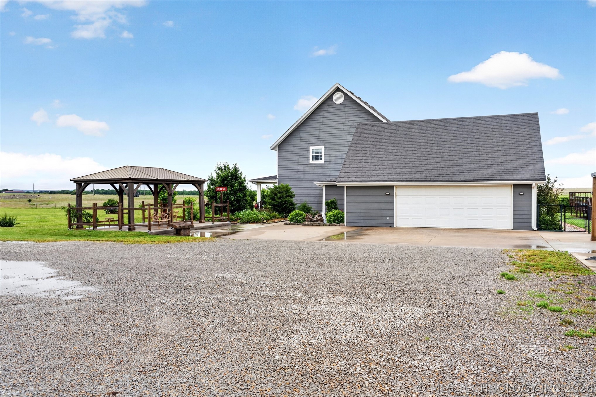 650 Ne Bison Road Property Photo 39