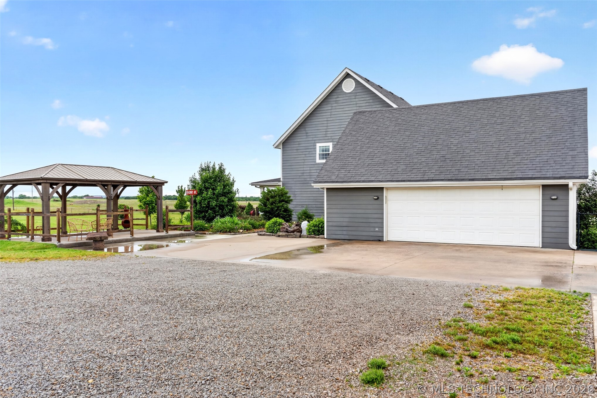 650 Ne Bison Road Property Photo 46