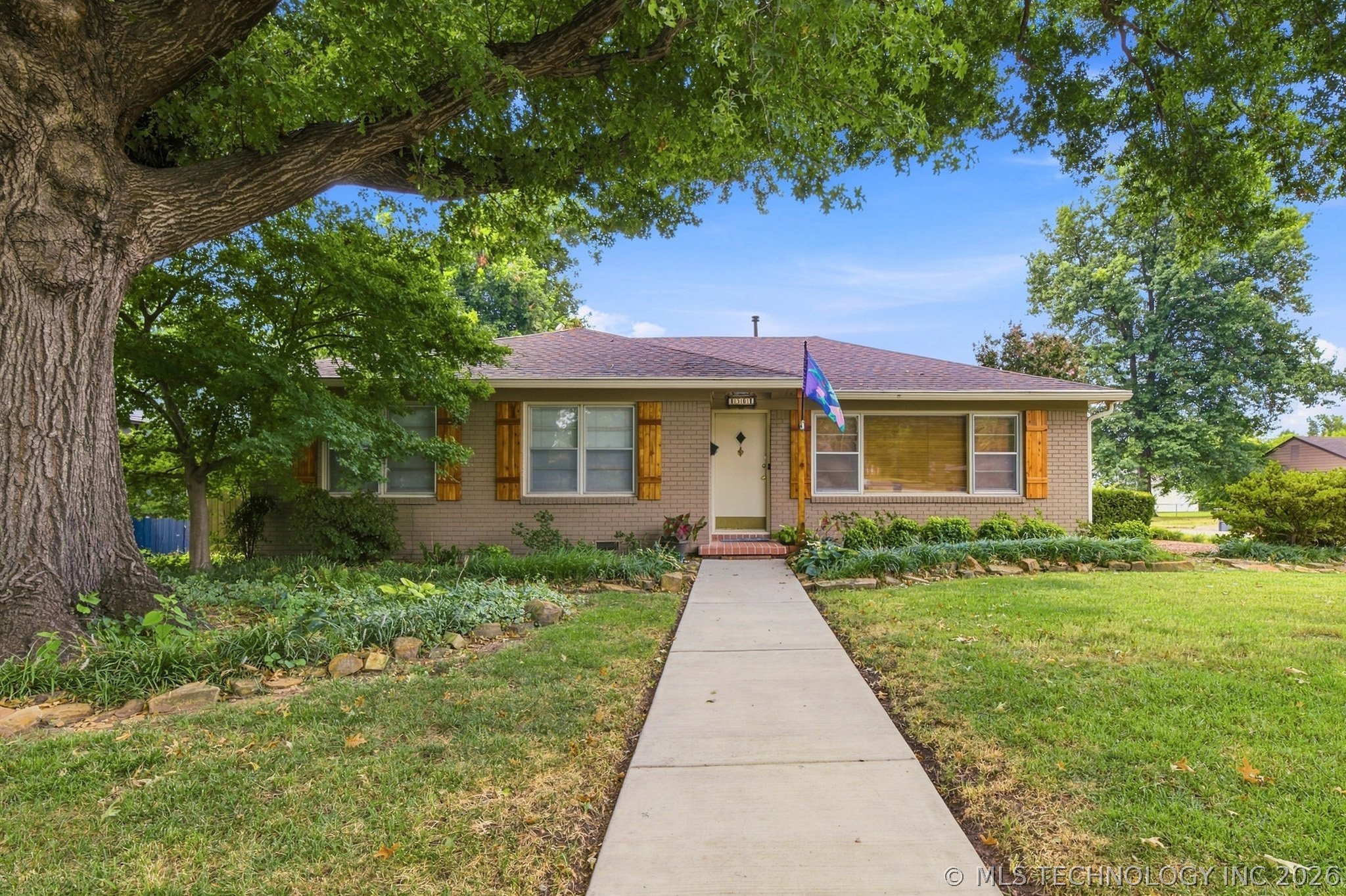 4504 E 25th Place Property Photo 1
