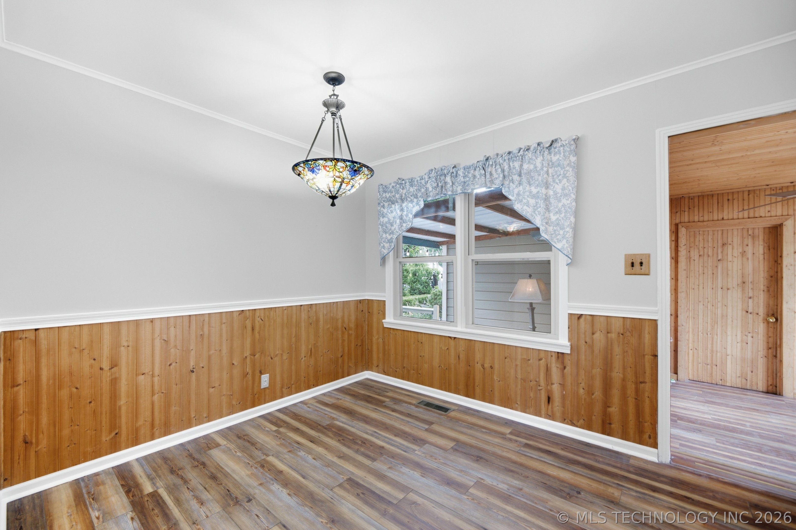 4504 E 25th Place Property Photo 7