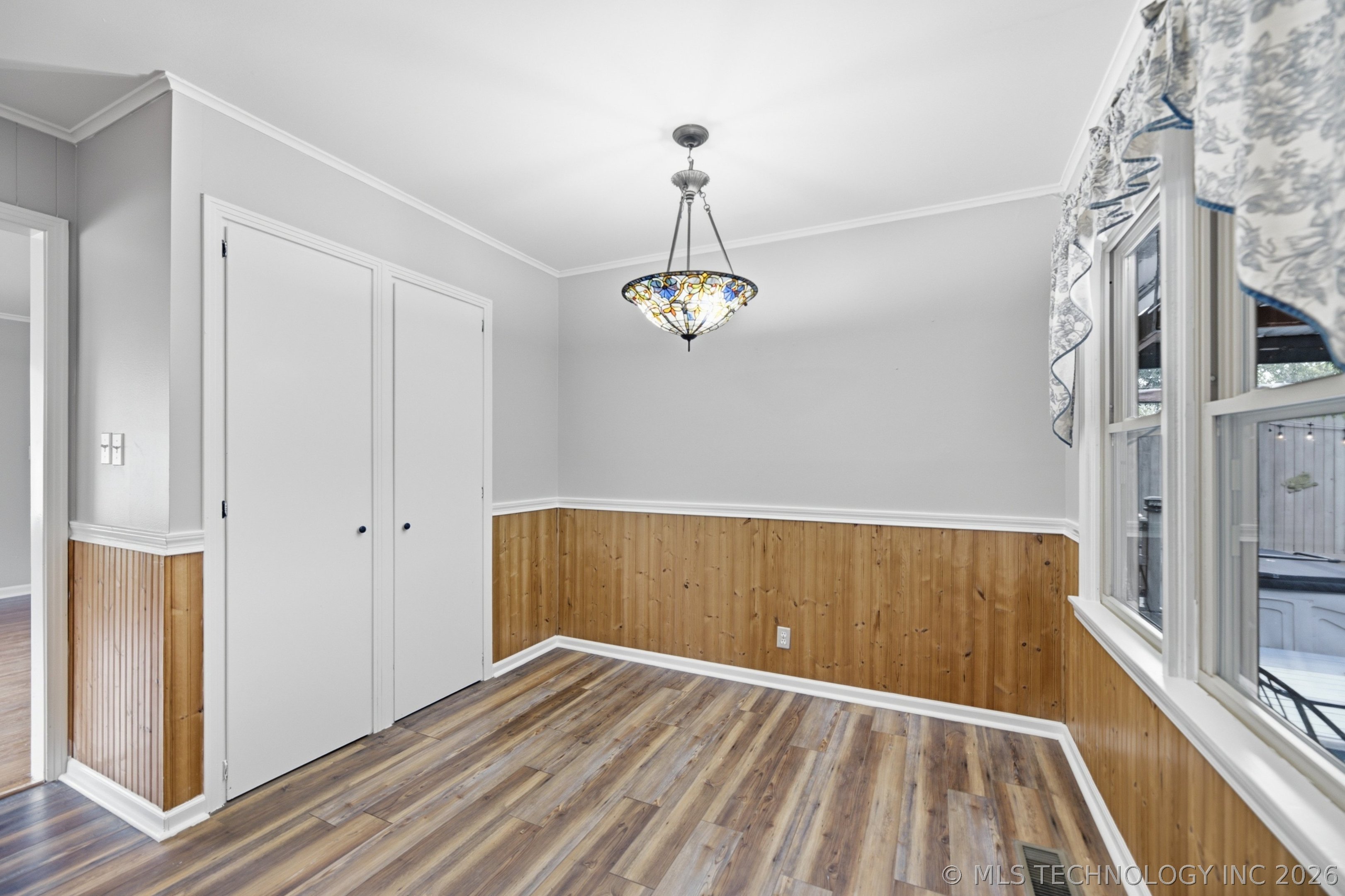 4504 E 25th Place Property Photo 8