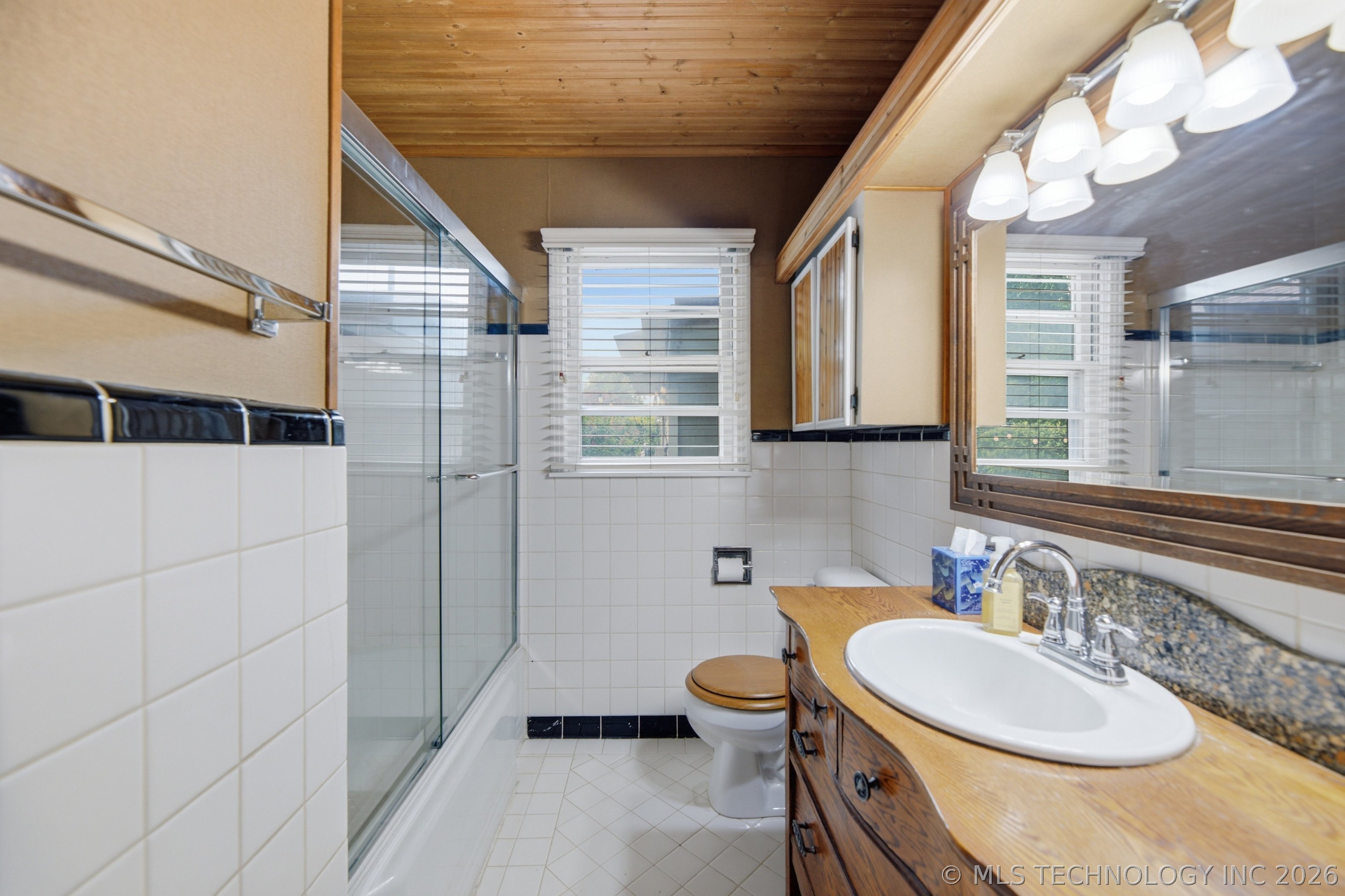 4504 E 25th Place Property Photo 15