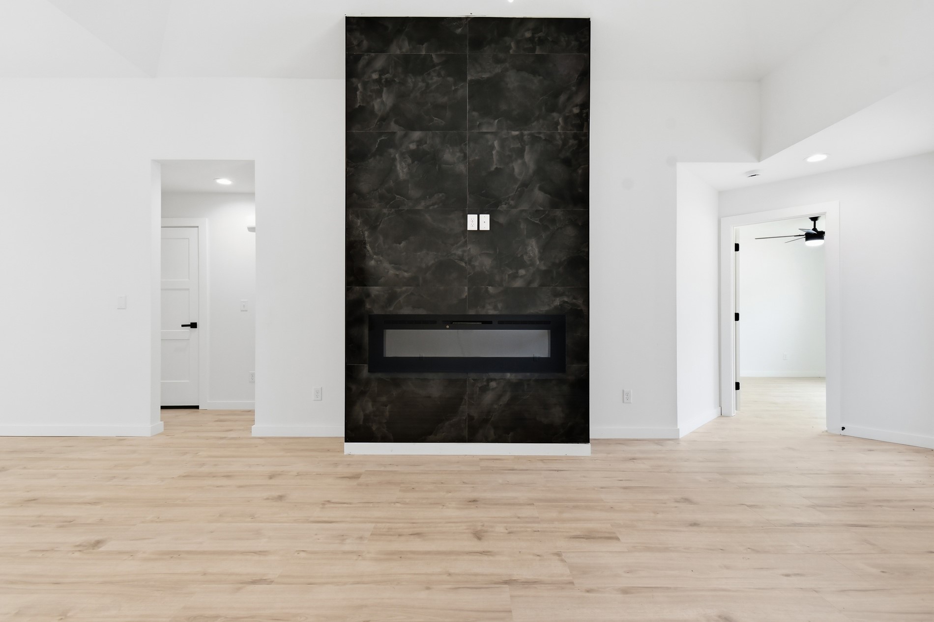4001 Rolling Oaks Drive Property Photo 6