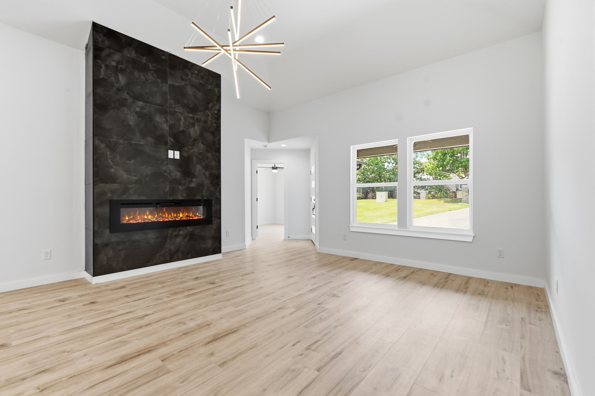 4001 Rolling Oaks Drive Property Photo 8